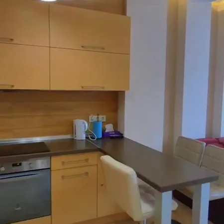 In Arcadia Apartment *